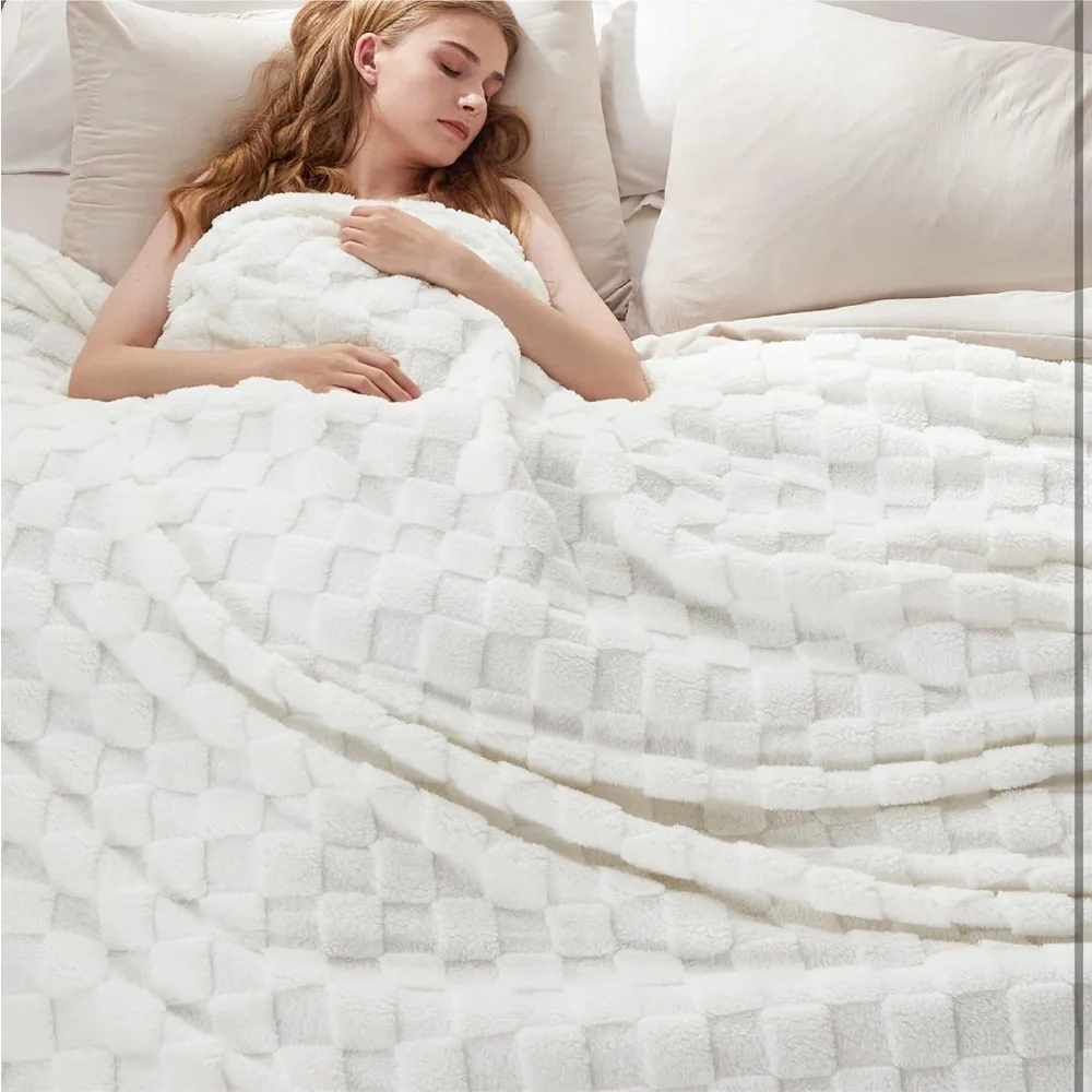 Luxurious White Fleece Cal King Blanket
